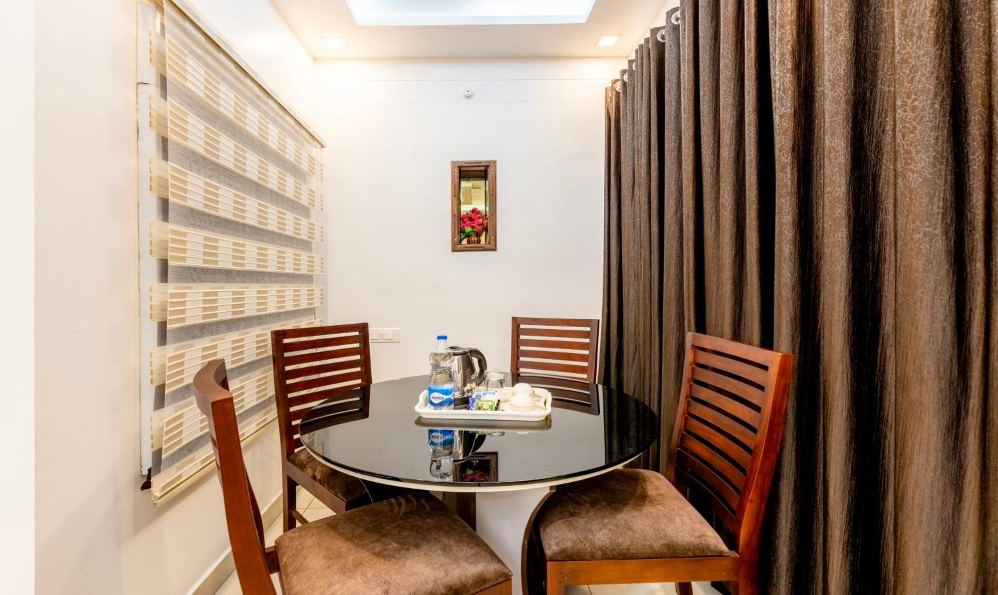 Treebo Premium Cochin Airport, 5 Min From Cochin Airport Hotell Kochi Eksteriør bilde
