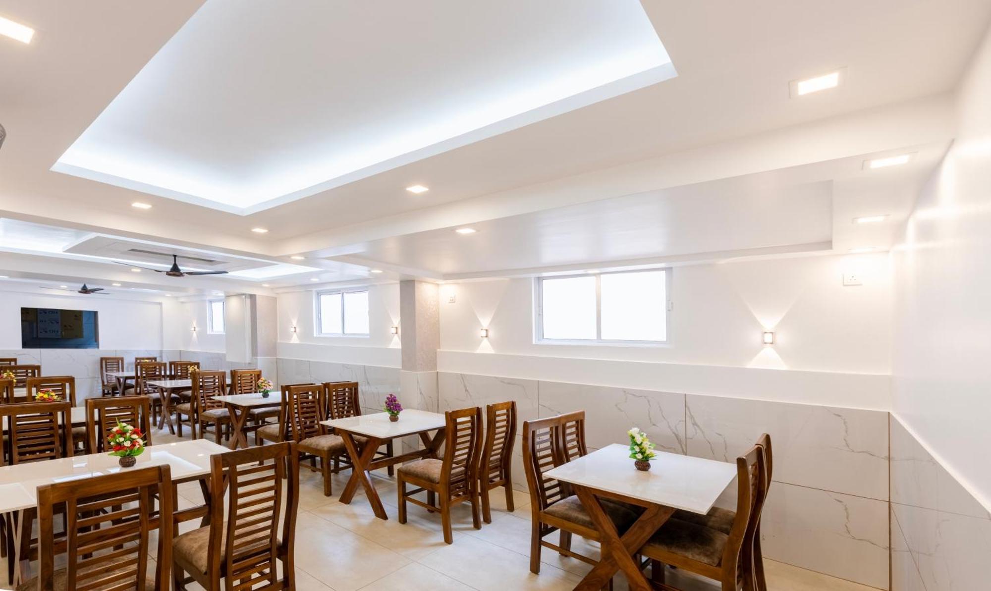 Treebo Premium Cochin Airport, 5 Min From Cochin Airport Hotell Kochi Eksteriør bilde
